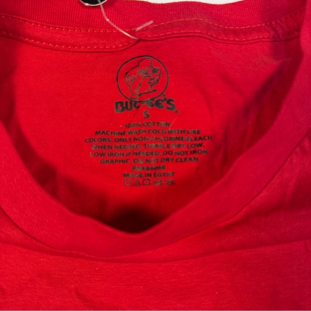 Bucees Shirt Unisex Small Red Yellow Beaver Logo Short‎ Sleeve Casual NWT - Picture 2 of 6